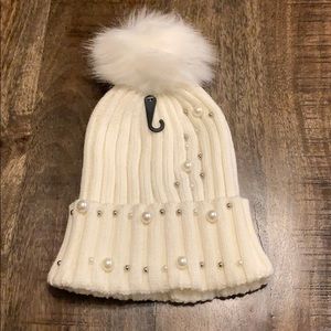 Adrienne Landau Beanie